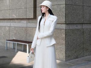 VÁY MAXI XẾP LY DÁNG DÀI TRẮNG KEM